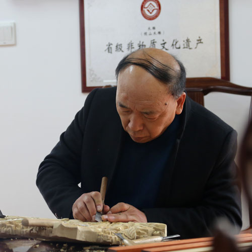 非物質文化遺產“山西木雕”代表性傳承人——曹興勃大師